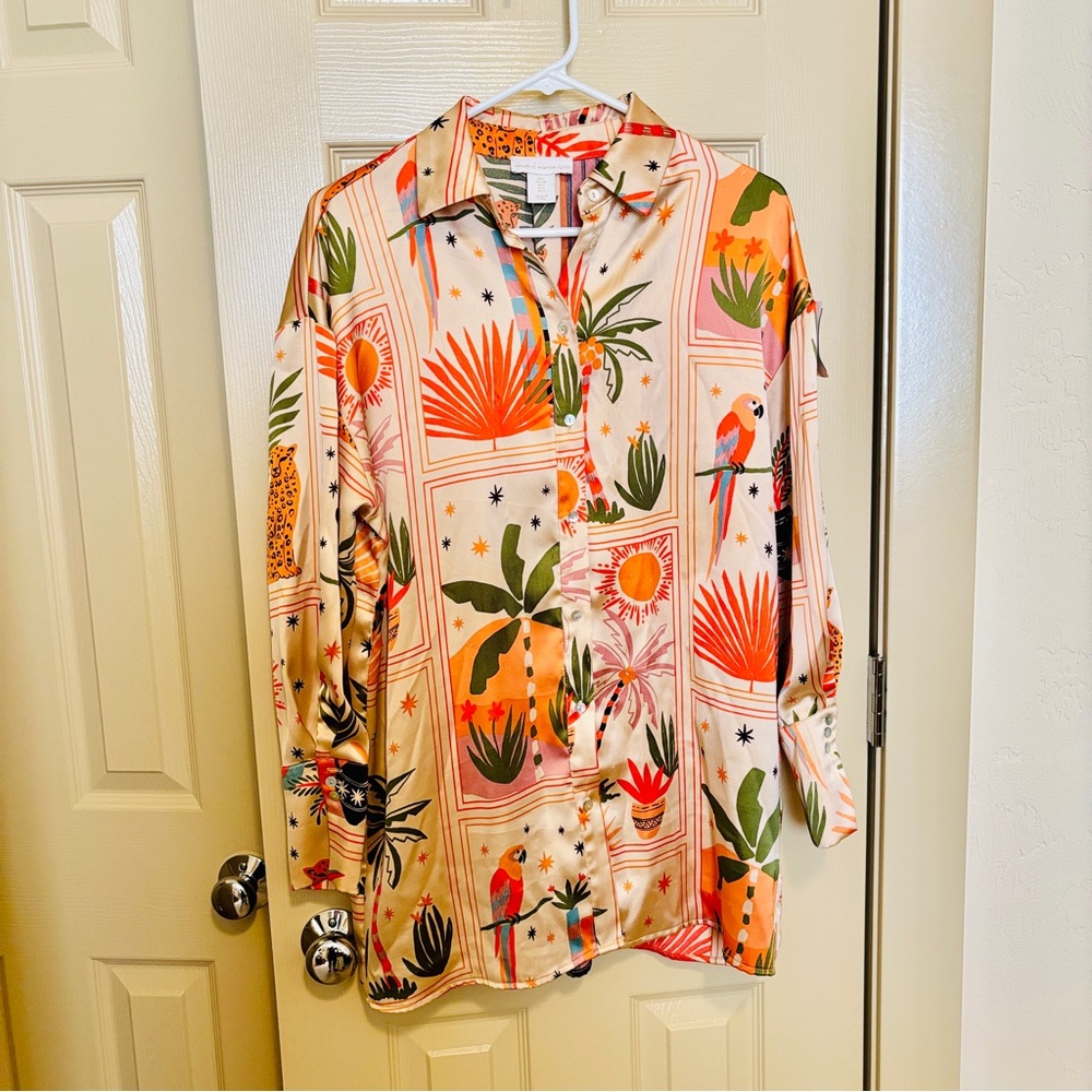 House of Harlow 1960 Vibrant Tropical Print Poly Satin Blouse Shell Buttons